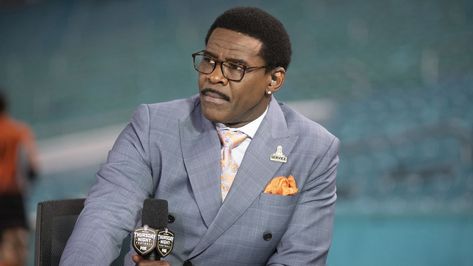 Michael Irvin, Randy Travis, Antonio Brown, Ezekiel Elliott, Football Hall Of Fame, Country Music Stars, In Law Suite, Music Star, National Football League