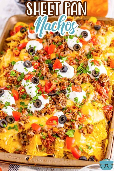 Vegan Nachos Recipe Easy, Island Nacho Bar, Nacho Plate Ideas, Marry Me Nachos, Nacho Cheese Tacos, Tabletop Nachos, Nachos Bell Grande Recipe, Nacho Board Ideas, Individual Nachos