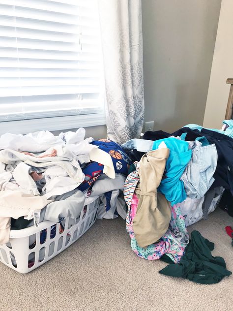 Laundry Tips – how to do the laundry when you’re a busy mom Folding Laundry Aesthetic, Folded Laundry Aesthetic, Washing My Hair Doing The Laundry, Travel Laundry Hacks, Laundry Hacks For Busy Moms, Laundry Aesthetic, Laundry Folding, Downy Unstopables, Sonic Aesthetic