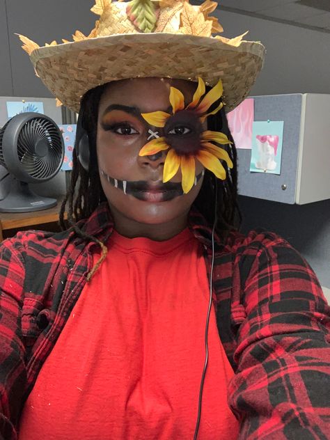 Scarecrow Halloween Makeup 3D Effects SFX Makeup Plaid Shirt Straw Hat Freddy Jason Sunflower Headphones Sunflower Scarecrow Makeup, Scarecrow Halloween Makeup, Halloween Ideas Costumes, Scarecrow Makeup, Costumes 2023, Scarecrow Halloween, Scarecrow Costume, Brown Girls Makeup, Makeup Tuts