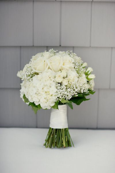 Hydrangea Bouquet Wedding, Wedding Flowers Hydrangea, Summer Wedding Bouquets, Hydrangeas Wedding, Boda Mexicana, All White Wedding, White Wedding Bouquets, Wedding Forward, White Bouquet