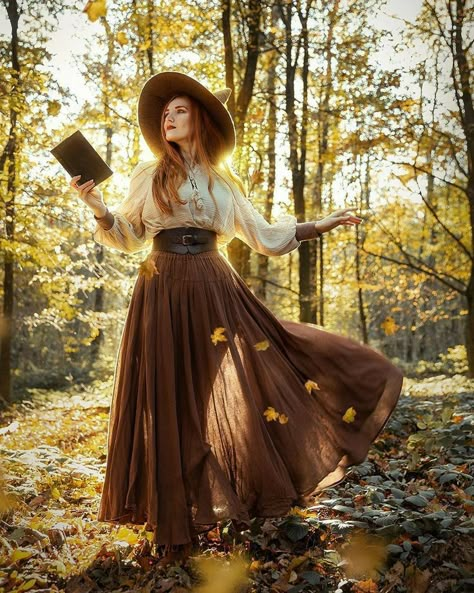 Cottagecore Witch Outfit, Witchy Fall Outfits, Witch Aesthetic Fashion, Witch Aesthetic Outfit, Witchy Fall, Witchy Cottagecore, Fair Outfit, Autumn Witch, Witch Style