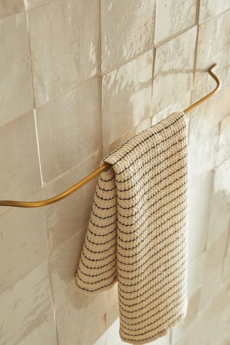 GOLDEN BATH TOWEL RACK - Golden | ZARA United States Bath Towel Racks, Bathroom Redo, Bathroom Inspo, Bathroom Renos, Guest Bathroom, Towel Holder, Bathroom Towels, Zara Home, Bathroom Inspiration