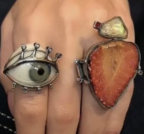 Red Whimsigothic, Eyeball Ring, Avant Garde Jewelry, Arte Peculiar, Jolie Photo, An Eye, Stone Settings, Pretty Pictures, Aesthetic Pictures