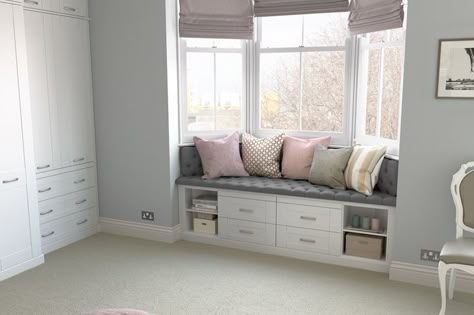 Window Seats With Storage, Small Bay Window Ideas, Window Seat Bay Window, Bay Window Seats, Bay Window Storage, Bedroom With Bay Window, Small Bay Window, Bay Window Bench, Bay Window Bedroom