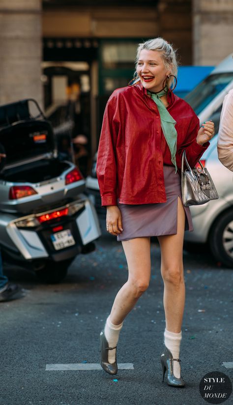 Lotta Volkova by STYLEDUMONDE Street Style Fashion Photography20180630_48A1724 What To Wear To College, 2010 Shoes, Lotta Volkova, Patricia Field, The Best Jeans, Demna Gvasalia, Ny Style, Skirt Purple, Daily Outfit Inspiration