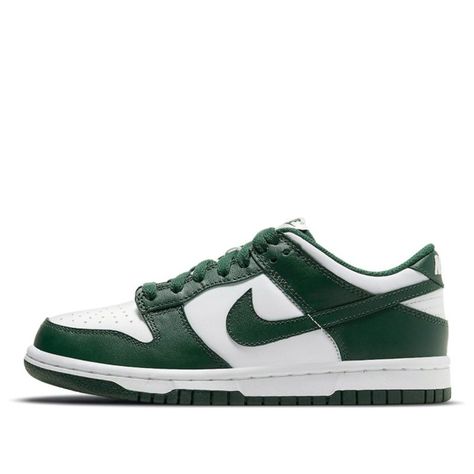 Kids Nike Dunk Low Spartan Green (GS) Sneakers/Shoes Nike Dunk Low Spartan Green, Nike Dunk High Michigan, Jordan Vi, Nike Models, Baskets Nike, Green Sneakers, Michigan State Spartans, Nike Dunk High, Air Jordan 3