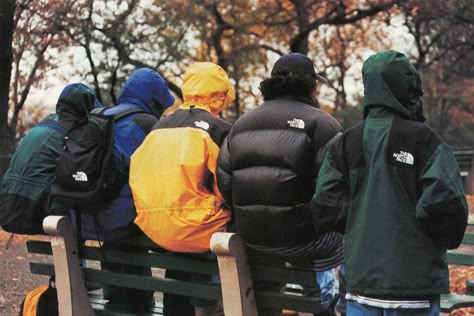 How The North Face Took Over 90s New York Style Fashion Guys, The North Face 1996, Vintage Outfits 90s, Fall College Outfits, Rapper Outfits, North Face Nuptse, Sergio Tacchini, New York Style, Streetwear Men