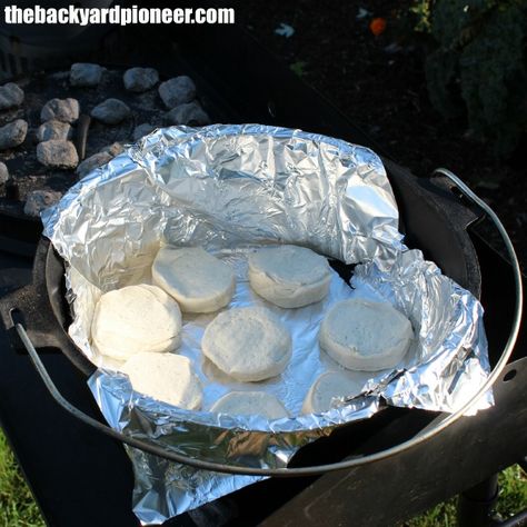 Dutch Oven Biscuits And Gravy Camping, Dutch Oven Biscuits And Gravy, Campfire Biscuits And Gravy, Dutch Oven Biscuits, Campfire Biscuits, Dutch Oven Breakfast, Oven Breakfast, Dutch Oven Recipes Cast Iron, Baking Biscuits