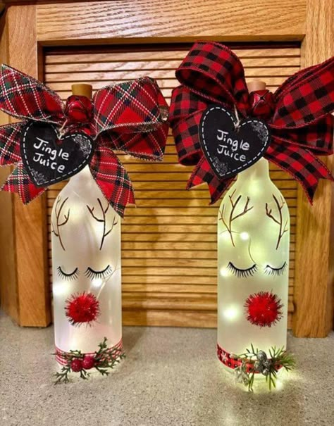 Christmas Wine Bottle Craft, Reindeer Wine Bottle, Christmas Wine Bottle Crafts Diy, Wine Bottle Christmas Decorations, Bottle Crafts Christmas, Alcohol Bottle Decorations, Joululahjat Diy, Christmas Bottles, Wine Bottle Craft