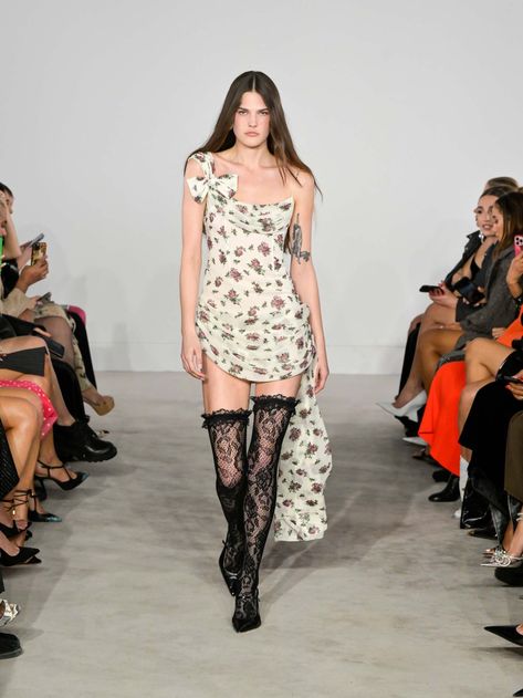 Alessandra Rich RTW Fall 2023 [PHOTOS] Alessandra Rich Fall 2023, Allesandra Rich Dress, Alessandra Rich 2023, Miss Sohee, Midi Dress With Sneakers, Fantasy Outfits, Alessandra Rich, Flowy Maxi Dress, Solid Color Dress