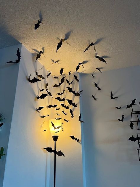 Halloween Decorations Room Aesthetic, Apartment Halloween Decor Ideas, Halloween Decor Idea, Halloween Inspo Decor, Apartment Halloween Decor Outdoor, Halloween House Aesthetic, Halloween Party Inspo Decor, Halloween Aesthetic Decorations, Halloween House Decoration Indoor