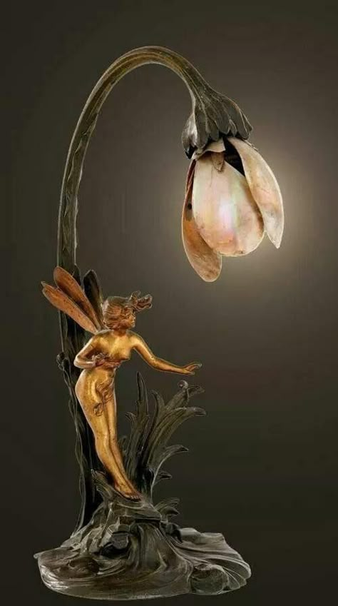 How A Part Time Hobbyist Accidentally Became One Of The World's Best Wire Sculptors. — Steemit Art Nouveau Lighting, Art Nouveau Lamps, Lampe Art Deco, Art Nouveau Furniture, Tiffany Lamp, Bronze Lamp, Lampe Decoration, Art Deco Lamps, Art Nouveau Design