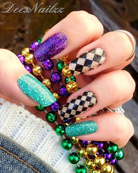 Carnival Nails, Mardi Gras Nails, Nails Color Street, Coffin Nails Matte, Mardi Gras Party, Street Nails, Autumn Nails, Color Street Nails, Gold Nails