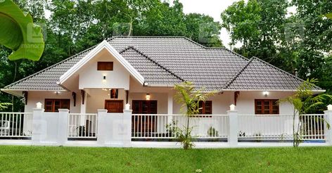 House Design Kerala, Small House Design Kerala, Kerala Traditional House, Concrete Fountains, Single Storey House, House View, Elegant House, Catholic Altar, Kerala Home