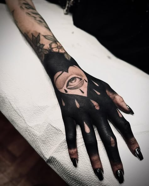 Crying eye black ink hand tattoo Black Fingers Tattoo, Left Right Tattoo, Black Finger Tattoo, Black Out Arm Tattoo, White Tattoo Aesthetic, Blackwork Hand Tattoo, Full Hand Tattoos, Hand Tattoo Cover Up, Andrew Wilson