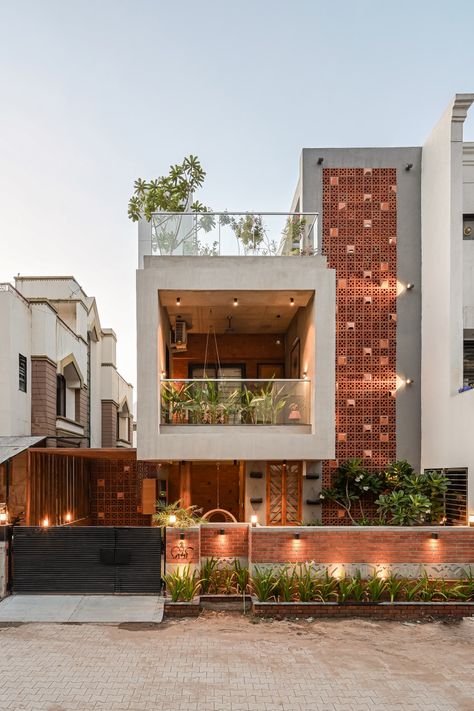 In this two-storeyed Surat home, Indian textile motifs reign supreme | Architectural Digest India Jaali Design Pattern Exterior, Modern Drawing Room Design, Chic Drawing, Stylish Drawing, Boundary Wall Design, Scandinavian Hygge, Compound Wall Design, Gothic Glamour, Jaali Design