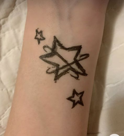 Hand Art Design Ideas, Arm Drawings Skin, Hand Tattoos Marker, Tattoo Ideas With Sharpie, Drawing On Arms Ideas, Pen Art On Hand Easy, Hand Art Ideas Sharpie, Designs To Draw On Your Hand With Pen, Cute Things To Draw On Your Arm