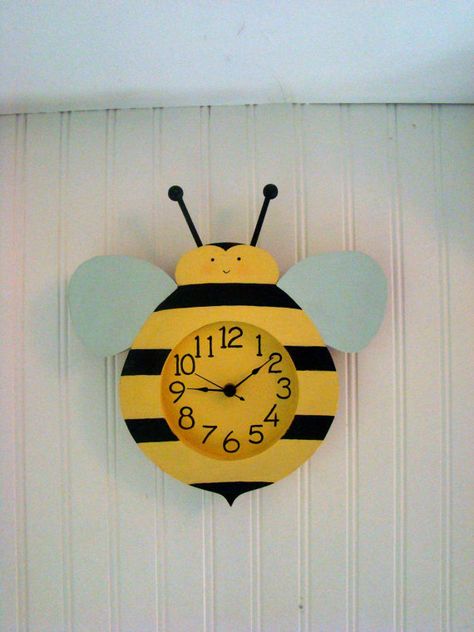 Jolly Bee wall clock by LazyBirdStudio on Etsy, $80.00 Bumble Bee Nursery, Honey Bee Theme, Sunflower Nursery, Bee Room, Bee Nursery, Bee Themed Classroom, Bee Classroom, Clock Craft, Honey Bee Decor