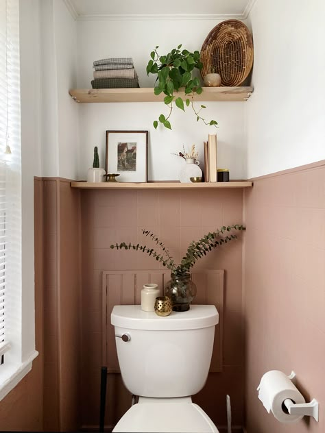 Easy Bathroom Makeover, Small Downstairs Toilet, Hidden Doors, Toilet Room Decor, Small Toilet Room, Decor Ideas Bedroom, Downstairs Toilet, Bad Inspiration, Small Bathroom Makeover