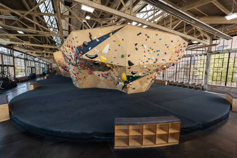 Bouldering Climbing Flooring - Vertical Solutions Climbing Gym Design, Rock Climbing Architecture, Bouldering Gym Architecture, Indoor Bouldering, Boulder Climbing, Architecture Tools, Bouldering Gym, Modern Playground, Rock Climbing Gym