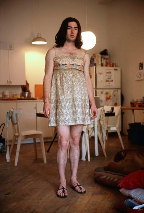 ‘Men Wearing Their Girlfriends’ Clothes’ is my new favorite thing | Dangerous Minds Alternative Fashion Men, Funny Portraits, Men In Dresses, Girlfriend Clothes, Guys In Skirts, Fluid Fashion, Men Wearing Skirts, Gender Fluid Fashion, Dresses Brown