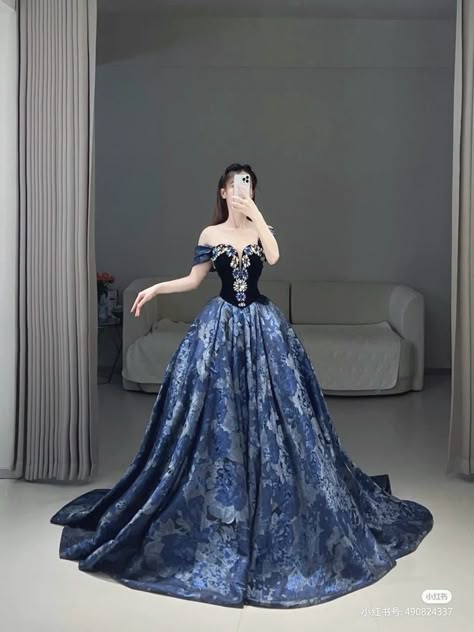 Mideval Dress, Floral Gowns, Victorian Outfits, Chinese Gown, Debut Gowns, Midnight Blue Dress, Celine Dress, Black Ball Gown, White Ball Gowns