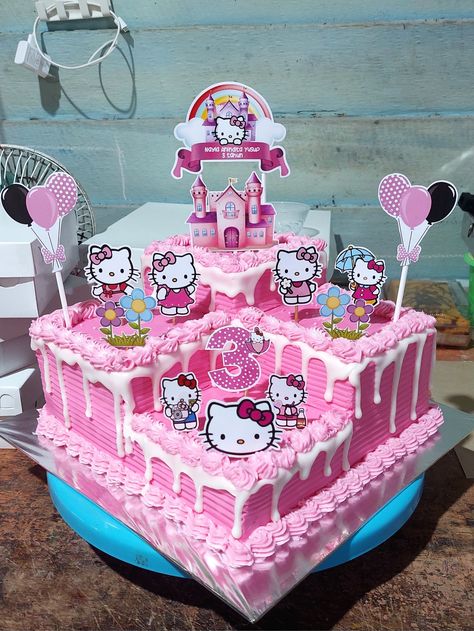 Kue Ultah Hello Kitty, Decor Ultah, Kue Hello Kitty, Square Cake Design, Kitty Birthday Cake, Pirate Ship Cakes, Telur Ayam, Cake Designs For Girl, Hello Kitty Birthday Cake