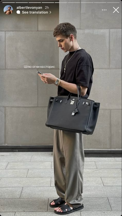 Birkin 40 Men, Men Bags Aesthetic, Men With Birkin, Hermes Izmir Men Outfit, Men Bag Aesthetic, Hermes Men Bag, Birkin Men, Birken Bag, Luxury Lifestyle Fashion