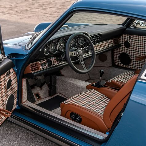 Porsche Interior, Best Car Interior, Car Interior Upholstery, Singer Porsche, Singer Vehicle Design, Bmw Interior, Vw Mk1, Montana Furniture, Honda Cub