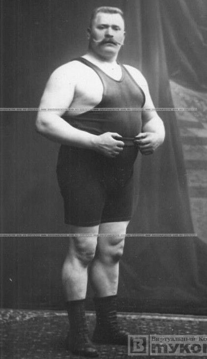 Vintage Strongman, Circus Strongman, World's Strongest Man, Circus Performer, Professional Wrestlers, Circus Performers, Dark Green Aesthetic, Vintage Circus, Professional Wrestler