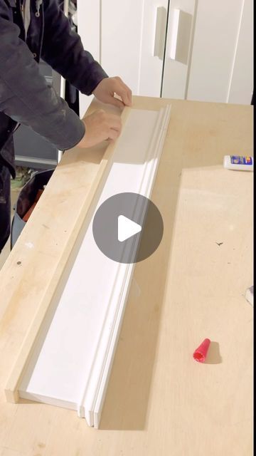 HomeDIY on Instagram: "An easy update for any homeowner #trimwork #door #doorframe #doortrim #trimcarpentry #trim #diy #diyproject #howto #tutorial" Wall Paint Decor Ideas, Window Crown Molding, Door Trim Interior, Linen Closet Door, Window Trim Ideas Interior, Interior Door Trim Ideas, Diy Door Molding, 1970s House Renovation, Craftsman Trim Interior