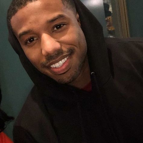 306 Likes, 2 Comments - Michael B Jordan (@michaelbjordamn) on Instagram: “Mad cute  . . . @michaelbjordamn . . . #MichaelBJordan #ErikKillmonger #BlackPanther #Wakanda…” Michael Bakari Jordan, Stile Kendall Jenner, Michael B Jordan, Movie Theatre, 6k Followers, Attractive Guys, Smash Cake, Black Boys, Smash Book