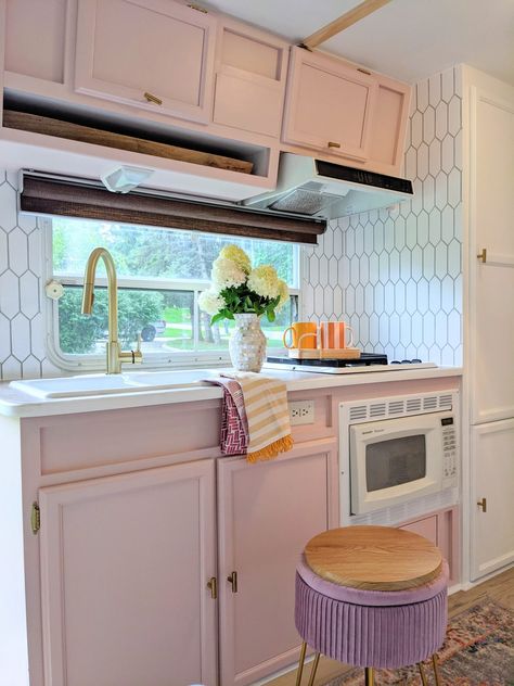 Girly Rv Interior, Girly Camper Interior, Rv Painting Exterior, Girly Camper, Bus Homes, Small Travel Trailer, Purple Palace, Paint Rv, Rv House