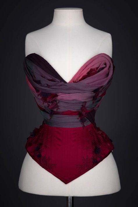 Exhibition: Incendiary: A History Of Red Lingerie - Chapter Five | The Underpinnings Museum Draping Corset, Lace Capelet, Silk Corset, Lace Tights, Overbust Corset, Designer Drapes, Red Lingerie, Retro Vintage Style, Event Dresses