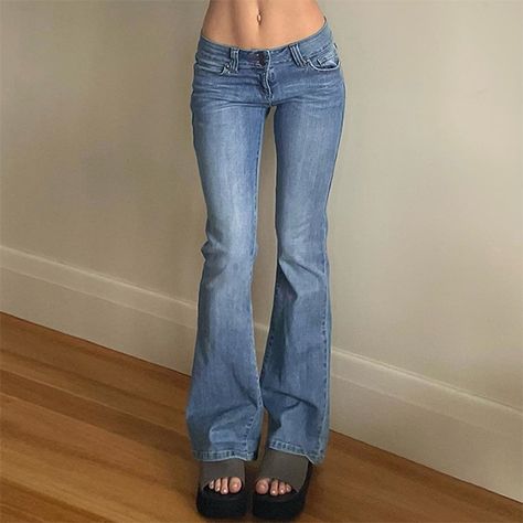 Blue Wash Low Waist Boyfriend Jeans Boot Cut Pant, Mama Jeans, Womens Flare Jeans, Womens Wide Leg Pants, Bootcut Jean, Outfit Jeans, 90s Streetwear, Jeans Mom, Women Street