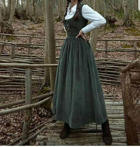 Prairie Outfit, Vestidos Retro, Old Fashion Dresses, Estilo Hippie, Cottagecore Outfits, Cottagecore Fashion, Life Goes On, Fantasy Fashion, Mode Vintage