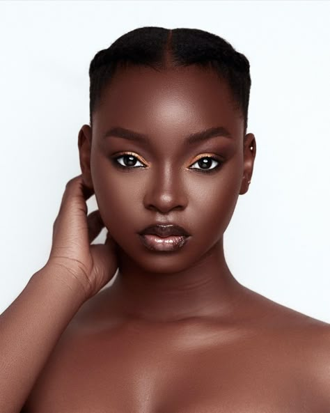 Maquillage Yeux Cut Crease, Makeup For Black Skin, Brown Skin Makeup, Natural Black Women, Dark Skin Beauty, Dark Skin Makeup, Dark Skin Women, Makeup For Black Women, African Beauty