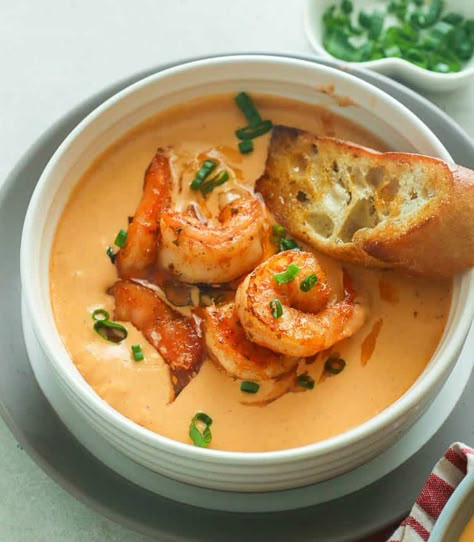 Shrimp Bisque (Plus VIDEO) Shrimp Bisque Recipe, Culinary Plating, Soup And Salad Combo, Soup Bisque, Bisque Soup Recipes, Shrimp Bisque, Fall Eats, French Soup, Bisque Soup