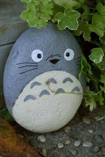 Art Pierre, Stone Art Painting, Painted Rocks Diy, Hand Painted Stones, Diy Art Projects, Paint Rock, Rock Painting Designs, Painting Rocks, Diy Garden Projects