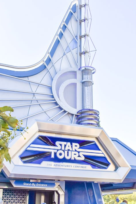 Star Tours Disneyland, Disneyland Star Wars, Disneyland Attractions, Theme Parks Rides, Disney Wallpapers, Disney Paris, Disney World Epcot, The Rise Of Skywalker, Disneyland (paris)