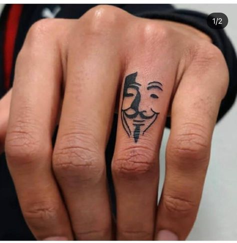 Gotik Tattoo, Middle Finger Tattoos, Skull Hand Tattoo, Stencil Outline, Petit Tattoo, Finger Tats, Finger Tattoo Designs, Clever Tattoos, Wrist Tattoos For Guys