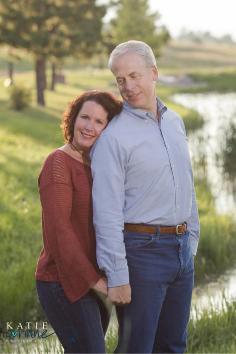 Robyn + Brian's 25th Anniversary Session Photography by Katie Corinne Photography Robyn and Brian's 25th Anniversary Session is actually a re-engagement session. Seeing two people who have been in love for so long, make my heart sing. #weddinganniversary #25years #anniversaryphotos #gettingmarriedagain #theknot #theknotcolorado #coloradosprings Older Couple Wedding, Older Couple Poses, Older Couple Photography, Shooting Couple, Anniversary Photo Shoot, Older Couple, Horse Club, Anniversary Photography, Family Photoshoot Poses