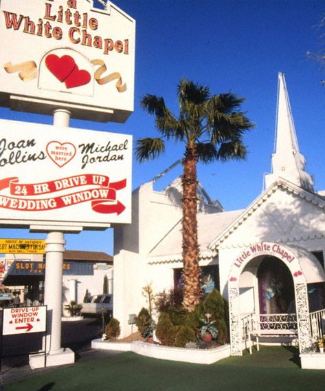 White Wedding Chapel, Elvis Wedding, Vegas Aesthetic, Wedding Window, Vegas Wedding Chapel, Chapel Of Love, Shotgun Wedding, Little White Chapel, Vintage Vegas