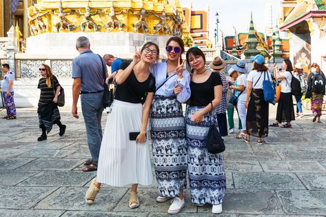 What to Wear in Thailand? Dress Code Tips - Go To Thailand Thailand Temple Outfit, What To Wear In Thailand, Temple Outfit, Bangkok Outfit, Dress Code Outfits, Bangkok Travel Guide, Thailand Shopping, Thailand Outfit, November Outfits