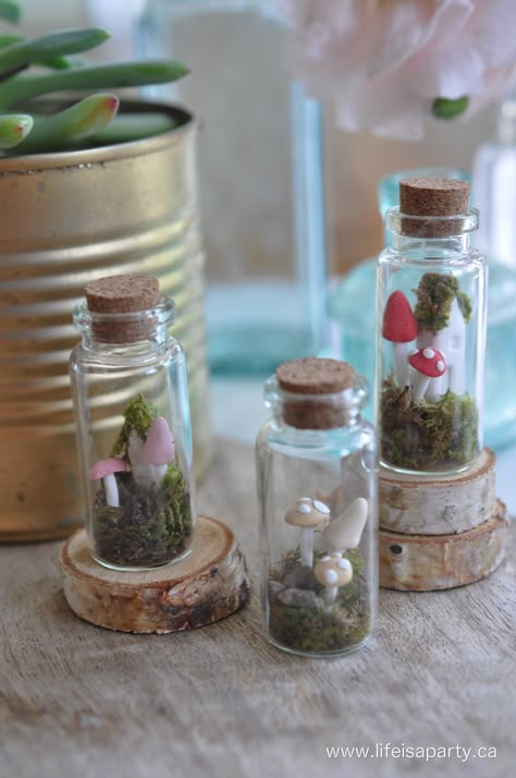 Tiny Glass Bottle Ideas Christmas, Garden In A Bottle, Polymer Clay Fairy Garden, Tiny Glass Jars, Tiny Bottles, Crafts With Glass Jars, Tiny Fairy, Polymer Clay Fairy, Tiny Jars