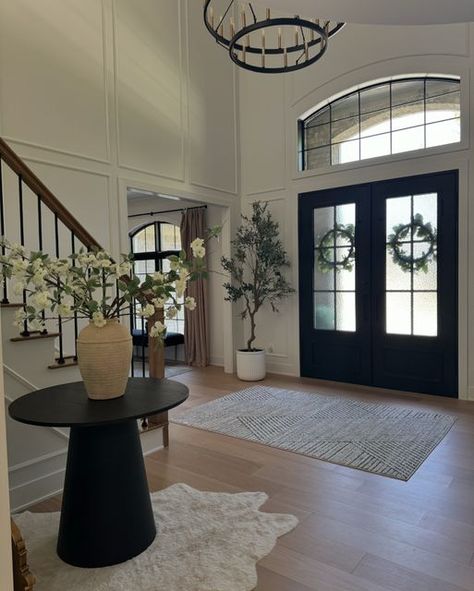 Entrance Hall Ideas With Stairs, Chandelier Entrance Hall, Entryway With Tall Ceilings, Home Entryway With Stairs, Open To Above Living Room, Entry Way Chandelier Ideas, Entryway Ideas Large, Entryway With Staircase, Grand Entryway Foyers