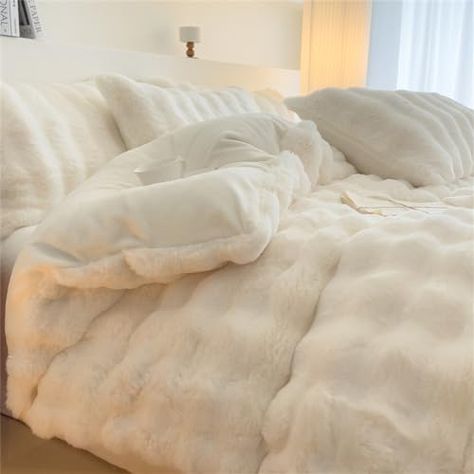 Anna Schottin's Amazon Page Fuzzy Duvet Cover, Cute Bed Sets, Fluffy Bed, Cozy Bedding Sets, Rabbit Bedding, Fluffy Duvet, Fluffy Comforter, Fluffy Bedding, Chic Bedroom Decor