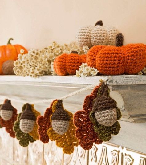 Free Fall Crochet Patterns - Home Decor, Hats and More Mantle decorations & bunting https://babytoboomer.com/2016/09/07/free-fall-crochet-patterns/ Crocheted Pumpkins, Crochet Fall Decor, Thanksgiving Garland, Thanksgiving Crochet, Crochet Autumn, Autumn Crochet, Crochet Garland, Crochet Holiday, Fall Crochet Patterns