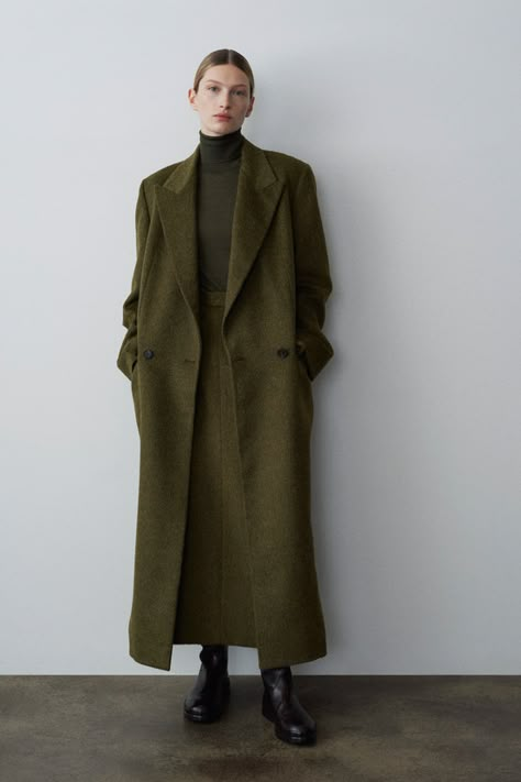 Coat Inspiration, Green Wool Coat, Coat Outfits, Menswear Inspired, 가을 패션, Sporty Chic, Look At You, Looks Style, Outerwear Women